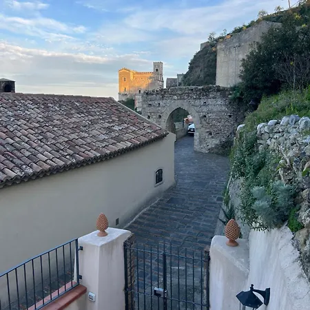 Casa Gambino * Savoca